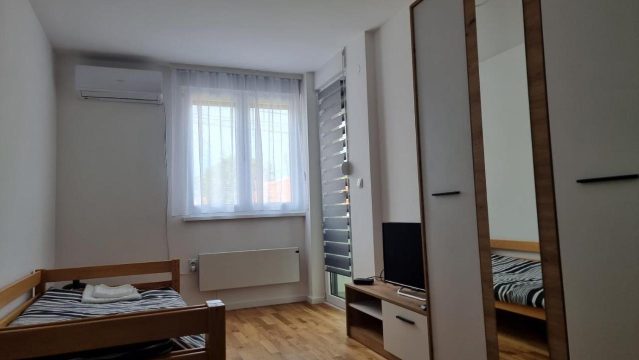 Vlyche Apartment Free Parking Ni Exteriér fotografie